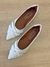SAPATILHA BROCHE CRUZADO BICO FINO BRANCO - comprar online