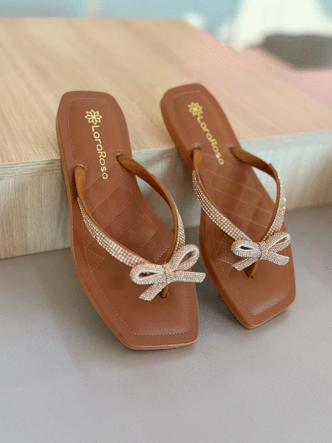 CHINELO OLIVIA LAÇO CARAMELO