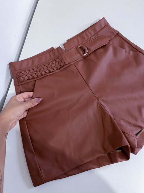 Short em couro fake - comprar online