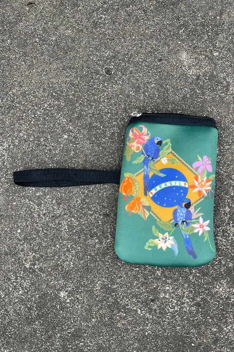 Porta Celular Neoprene com Ziper Verde Brasil - comprar online