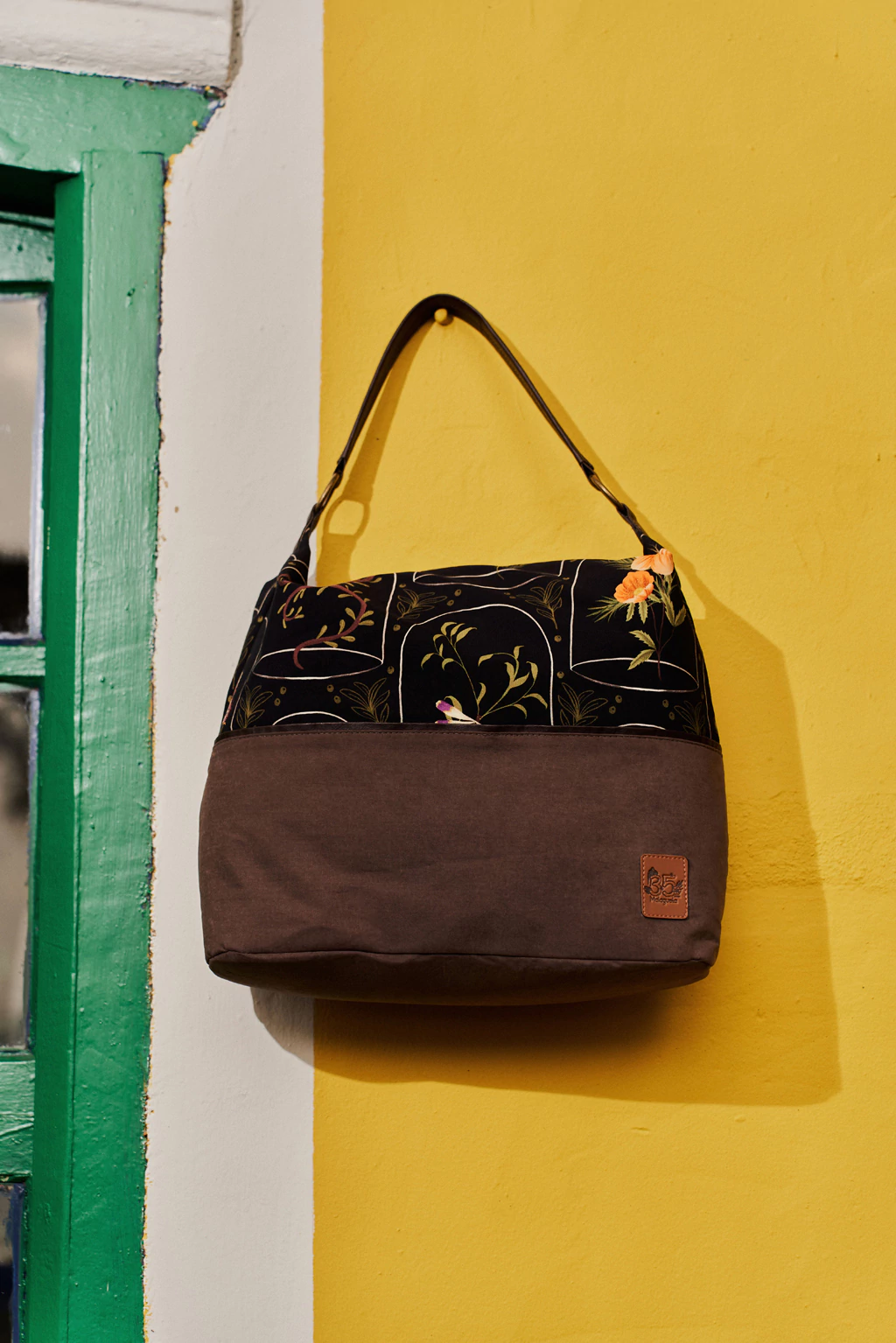 Bolsa Hobo Detalhe Cupro Preto