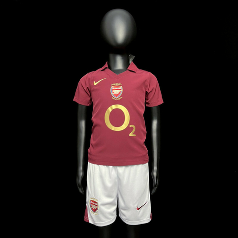 Conjunto Infantil Retrô Arsenal 05/06 - Nike