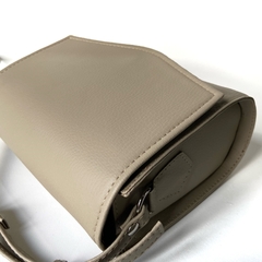 Bolsa caê fendi na internet