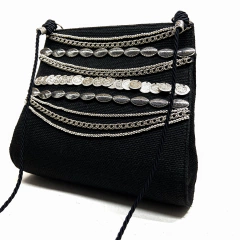 Imagem do Bolsa tiracolo preta com aplicações