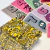 Cartas del juego de mesa Bichos de Maldón, ideal para niños mayores de 7 años, con ilustraciones coloridas de monstruos y números.