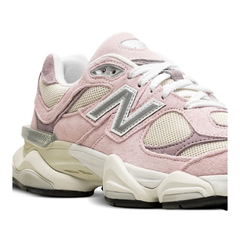New Balance 9060 Beige Pink en internet