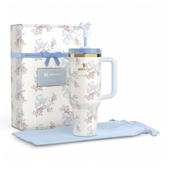 Stanley x LoveShackFancy Beaux Blue en internet