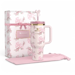 Stanley x LoveShackFancy Beaux Pink en internet