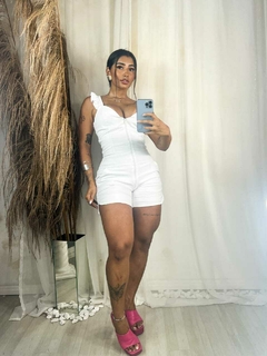 Macaquinho empina bumbum em bengaline com babado na alça - comprar online