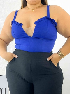 Cropped de alça com babado e tulê em bengaline na internet