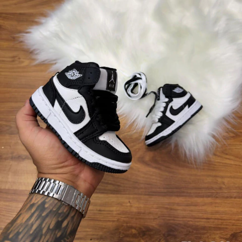 TÊNIS INFANTIL JORDAN P&B