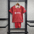 Kit Infantil Liverpool I Home Versão Torcedor 24/25 - Camisa oficial do Liverpool para crianças - Conjunto de torcedor Liverpool para meninos e meninas - Roupa de futebol Liverpool para os pequenos - Presente ideal para fãs do Liverpool - Estilo e confort