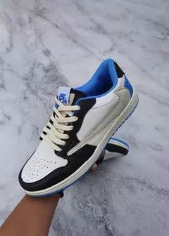 NIKE TRAVIS SCOTT FRAGMENT en internet