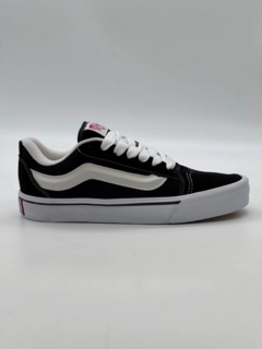 VANS KNU