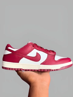NIKE SB DUNK ROJO