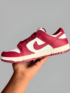 NIKE SB DUNK ROJO en internet