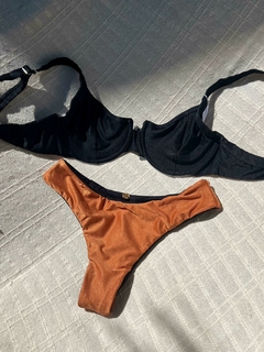 BIQUÍNI MEIA TAÇA SEMI FIO PRETO C/ TERRACOTA - comprar online