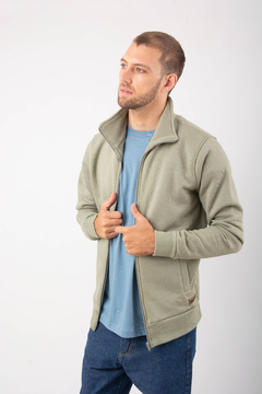 CAMPERA CUELLO ALTO en internet
