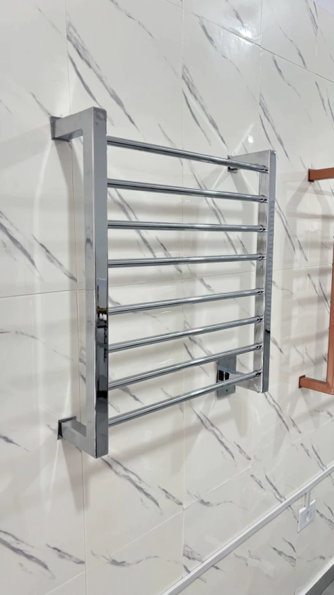Toalheiro Térmico SEC 8 Barras Suite Basic Cromado - comprar online