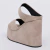 Canadá - Tamanco Feminino Anabela de Camurça Cinza - Not-Me Shoes - Fábrica Própria de Calçados Femininos