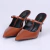 Cássia - Scarpin Feminino Fivela Bico Fino Salto Alto Caramelo