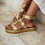 Cloe - Sandália Papete Feminina Flatform Aplicações Dourada - loja online