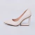 Dara - Scarpin Feminino Salto Geométrico Bico Fino Off-white - Not-Me Shoes - Fábrica Própria de Calçados Femininos