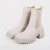 Juli - Coturno Feminino Chelsea Tratorado Cano Curto Off-White - comprar online