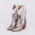 Luna - Bota Feminina Bico Fino Salto Grosso Cano Baixo Prata Velho/Off-white - comprar online