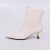 Samara - Bota Feminina Salto Baixo Zíper Aplicação Off-white - Not-Me Shoes - Fábrica Própria de Calçados Femininos