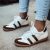 Senna - Tênis Feminino Cadarço Camurça Caramelo/Branco - Not-Me Shoes - Fábrica Própria de Calçados Femininos