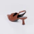 Serena - Scarpin Slingback Bico Fino Com Laço Salto Baixo Caramelo - Not-Me Shoes - Fábrica Própria de Calçados Femininos