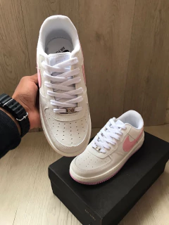 Nike air force branco rosa na internet