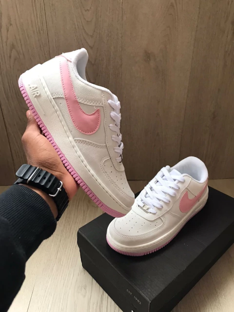 Nike air force branco rosa
