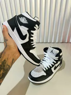 Air Jordan - Preto/Branco