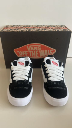 Vans KNU na internet