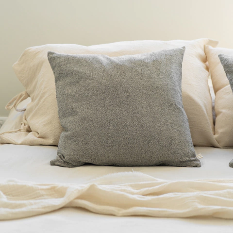 Almohadon Delfi liso gris - comprar online