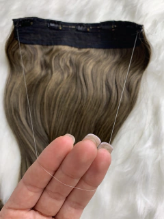 Aplique castanho loiro mel ( tela única ) tic tac/fio invisível 55cm fibra de colágeno - Divashairbrasil