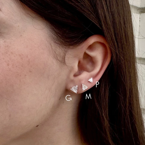 Brinco Semijoia Prata Triângulo Zircônia Enty P - comprar online