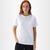 Camiseta feminina branca de malha fria, com mangas curtas e modelagem confortável.