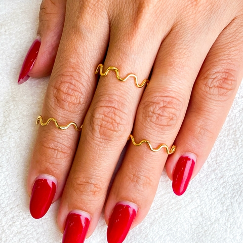 ANEL ONDULADO MINIMALISTA - 18K