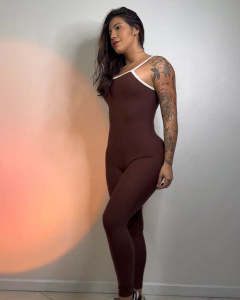 Macacão Carla na internet