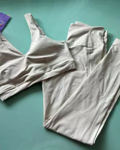 Conjunto Tiana na internet