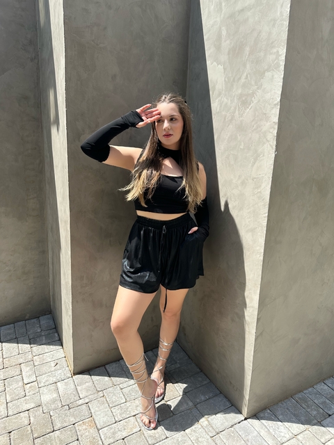 Cropped Mia - Preto