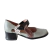 Descubra o conforto e elegância com nossos sapatos de salto com tira. Ideal para quem valoriza a moda e saúde dos pés, oferecendo suporte e estilo. Compre Agora na Zambeze calçados e sinta a diferença no seu dia a dia!