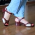 Sandália Feminina em Couro Estilo Retro Vintage Salto Médio EJ0013 na internet