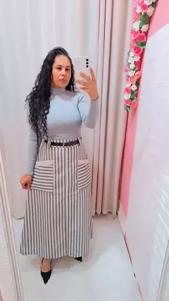 Saia com fenda listrada