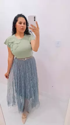 BLUSA SUEDE COM FLOR