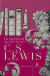 Capa do livro "Um experimento em crítica literária" de C. S. Lewis com fundo vermelho, ilustrações de livros, vela e ornamentos clássicos em estilo vintage