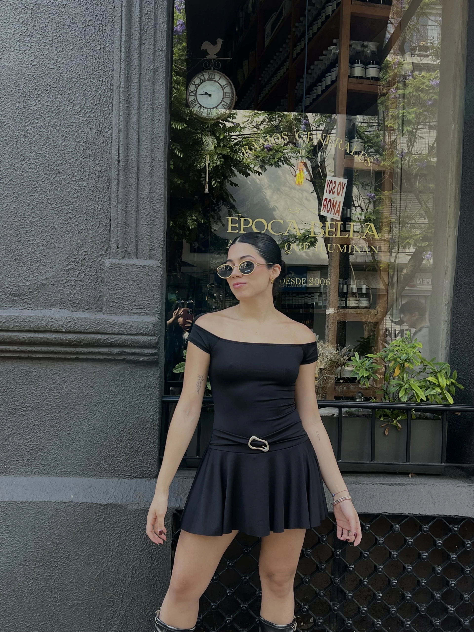 <p><span style="font-size: 14px">VESTIDOS &amp; CATSUITS</span></p>